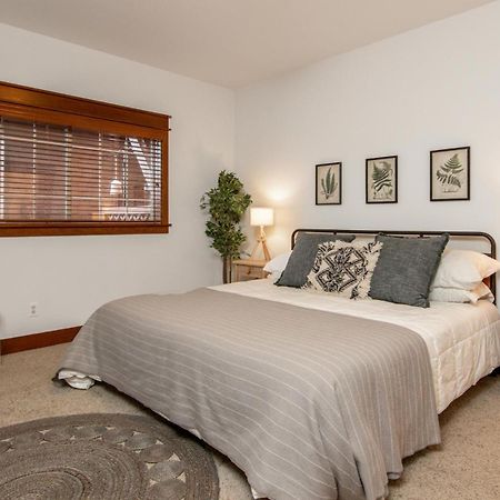 Modern Riverstone Condo With Grand Deck - Steps To Shops, Restaurants, Trails And River Coeur d'Alene Dış mekan fotoğraf