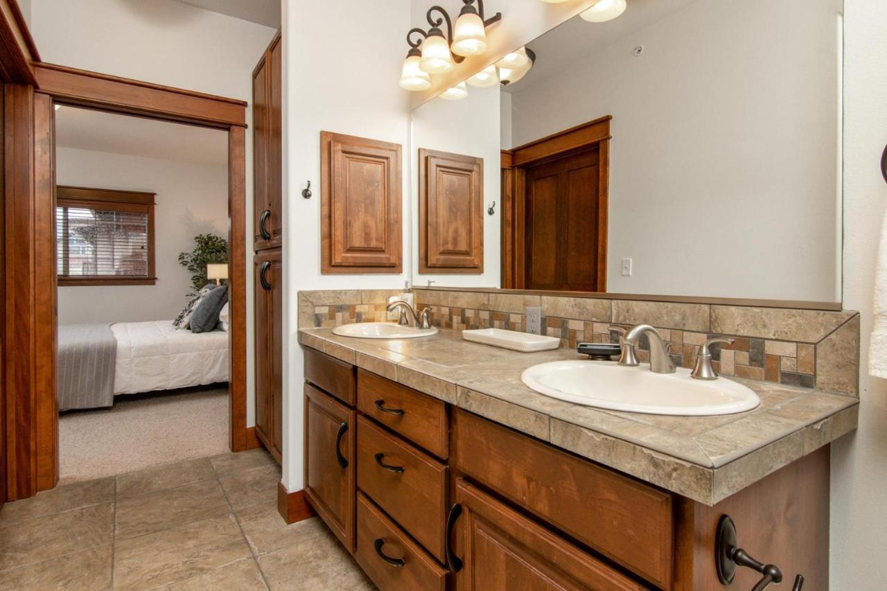 Modern Riverstone Condo With Grand Deck - Steps To Shops, Restaurants, Trails And River Coeur d'Alene Dış mekan fotoğraf